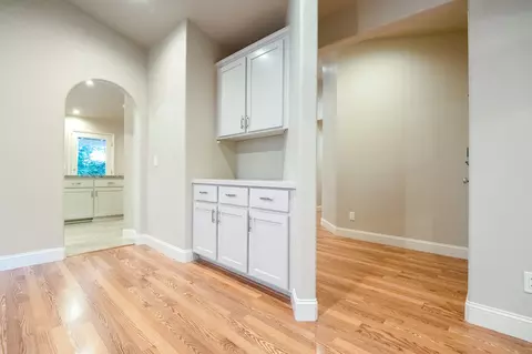 Entry Way - 504 Lone Oak Ct, Exeter, CA 93221 photo 4 of 6