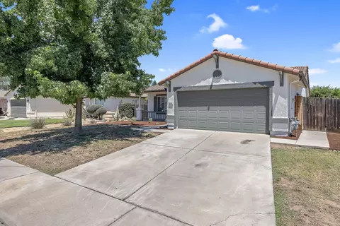 1882 Santa Maria Ave, Porterville, CA 93257