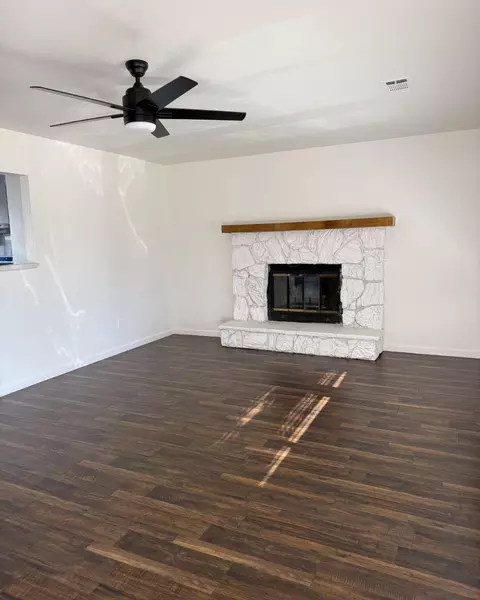 Living - 8775 Frontier St, Hanford, CA 93230 photo 1 of 1