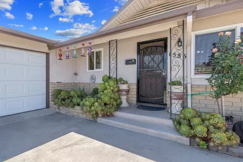 1585 Mulberry Ln, Lemoore, CA 93245