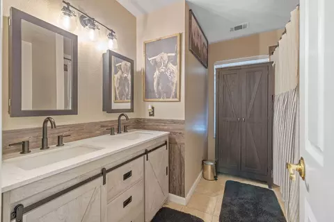 Bath - 2612 E Feemster, Visalia, CA 93292 photo 1 of 2