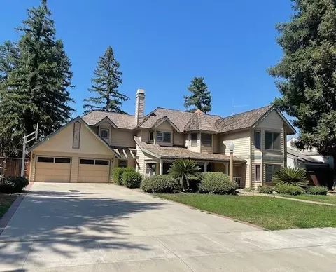 144 E Parkview Ave, Visalia, CA 93277