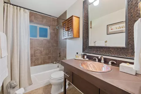 Bath - 3113 E Laurel Ave, Visalia, CA 93292 photo 1 of 4