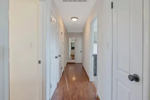 Entry Way - 3113 E Laurel Ave, Visalia, CA 93292 photo 6 of 7