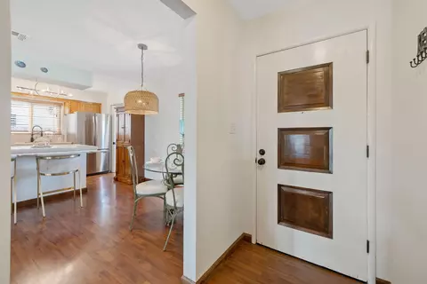 Entry Way - 3113 E Laurel Ave, Visalia, CA 93292 photo 4 of 7