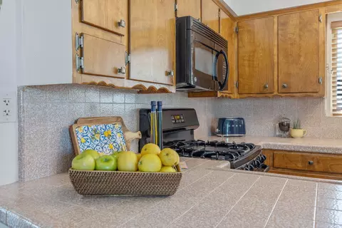 Kitchen - 3113 E Laurel Ave, Visalia, CA 93292 photo 5 of 5