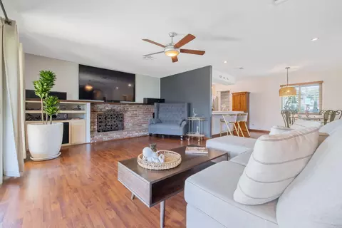 Living - 3113 E Laurel Ave, Visalia, CA 93292 photo 3 of 5