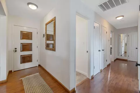 Entry Way - 3113 E Laurel Ave, Visalia, CA 93292 photo 5 of 7