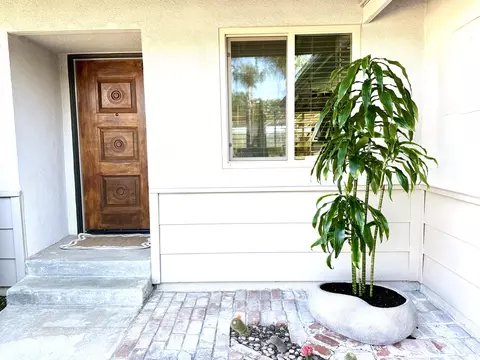 Entry Way - 3113 E Laurel Ave, Visalia, CA 93292 photo 2 of 7