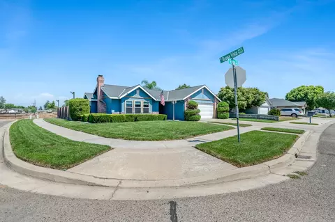 1814 N Enos St, Visalia, CA 93292