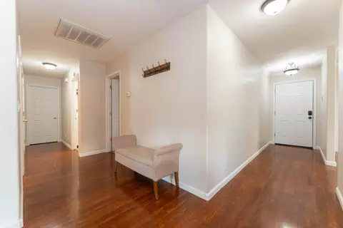 Entry Way - 4304 E Oak Ave, Visalia, CA 93291 photo 5 of 5