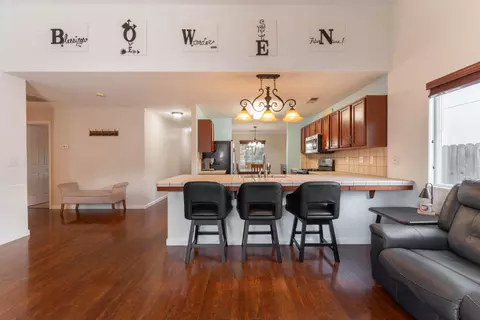 Entry Way - 4304 E Oak Ave, Visalia, CA 93291 photo 3 of 5