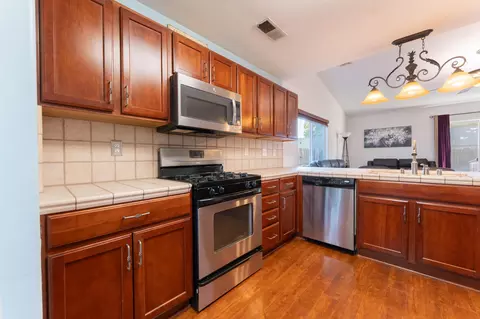 Kitchen - 4304 E Oak Ave, Visalia, CA 93291 photo 2 of 2