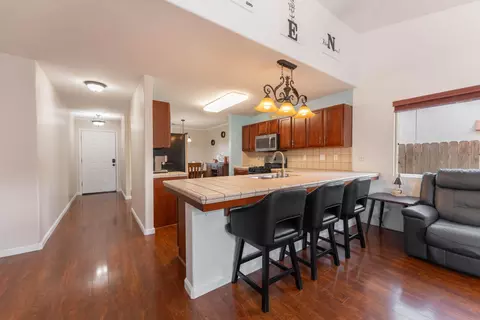 Entry Way - 4304 E Oak Ave, Visalia, CA 93291 photo 4 of 5