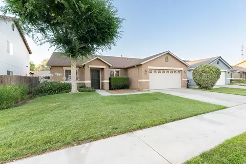 Exterior - 4304 E Oak Ave, Visalia, CA 93291 photo 2 of 4