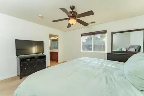 Bedroom - 4304 E Oak Ave, Visalia, CA 93291 photo 2 of 6