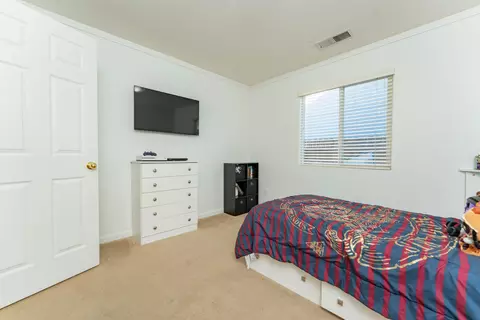 Bedroom - 4304 E Oak Ave, Visalia, CA 93291 photo 4 of 6