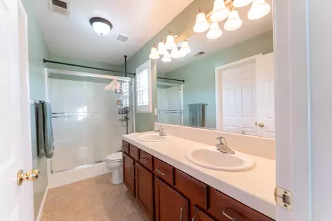 Bath - 4304 E Oak Ave, Visalia, CA 93291 photo 1 of 3