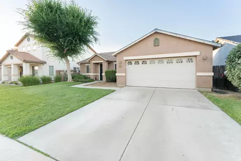 Exterior - 4304 E Oak Ave, Visalia, CA 93291 photo 3 of 4