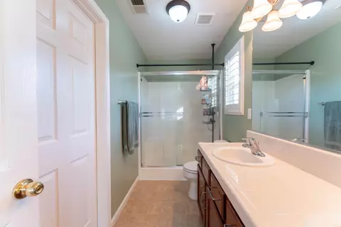 Bath - 4304 E Oak Ave, Visalia, CA 93291 photo 2 of 3