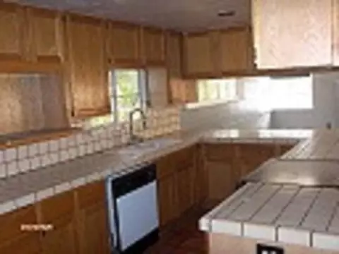 Kitchen - 35228 Lenard Rd, Springville, CA 93265 photo 1 of 1