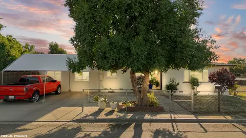 621 E Laurel Ave, Visalia, CA 93292