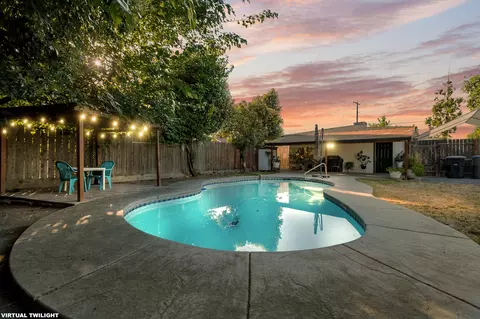 Exterior - 621 E Laurel Ave, Visalia, CA 93292 photo 5 of 8