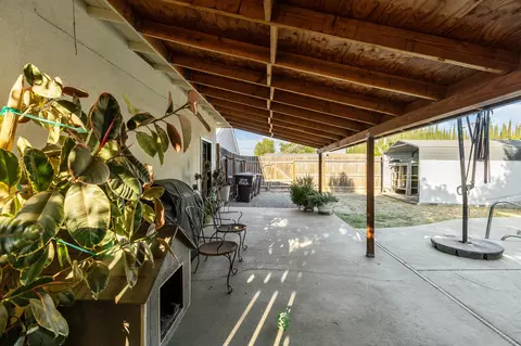Exterior - 621 E Laurel Ave, Visalia, CA 93292 photo 8 of 8