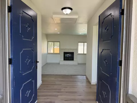 Entry Way - 129 Vine St, Lemoore, CA 93245 photo 1 of 2