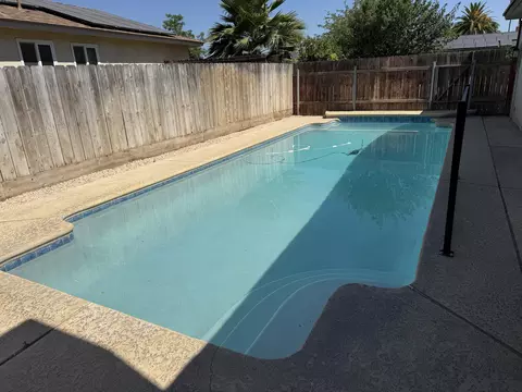 Exterior - 129 Vine St, Lemoore, CA 93245 photo 5 of 8