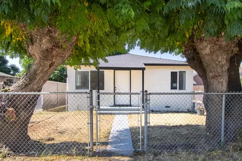 1378 E Tyler Ave Ln, Porterville, CA 93257