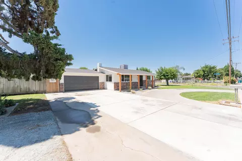 1287 Pioneer Ave, Porterville, CA 93257