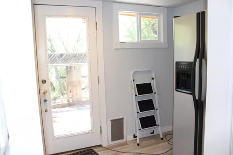 Entry Way - 45819 Guhl Ave, Posey, CA 93260 photo 4 of 8