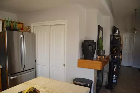 Entry Way - 1615 E Castlecrest Ave, Visalia, CA 93292 photo 1 of 3