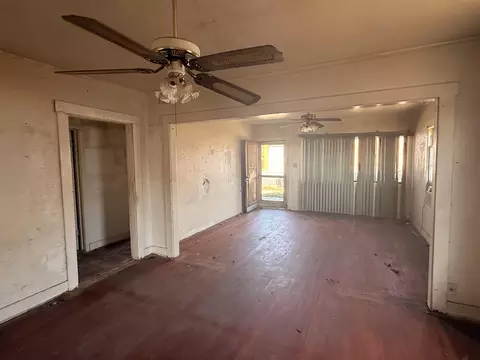 Living - 32947 Hawthorne Rd, Ivanhoe, CA 93235 photo 2 of 2