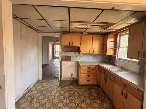 Kitchen - 32947 Hawthorne Rd, Ivanhoe, CA 93235 photo 1 of 3