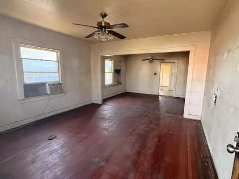 Living - 32947 Hawthorne Rd, Ivanhoe, CA 93235 photo 1 of 2