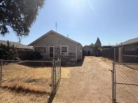 32947 Hawthorne Rd, Ivanhoe, CA 93235