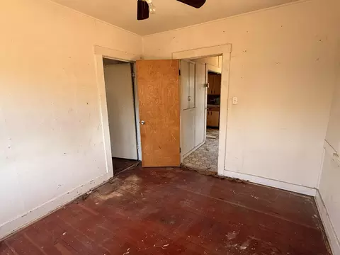 Bedroom - 32947 Hawthorne Rd, Ivanhoe, CA 93235 photo 6 of 6