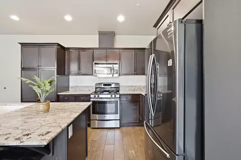 Kitchen - 3020 N Memory St, Visalia, CA 93291 photo 4 of 4