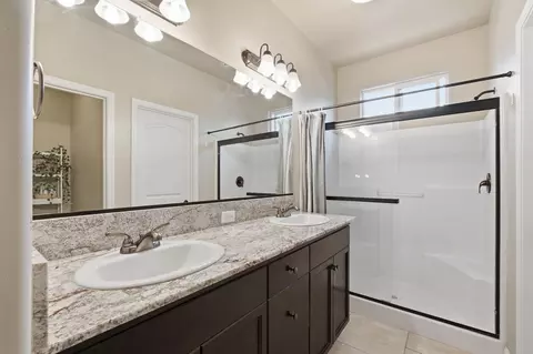Bath - 3020 N Memory St, Visalia, CA 93291 photo 1 of 3