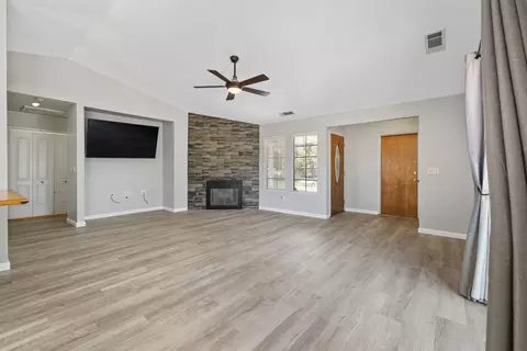 Living - 1851 E Independence Ave, Tulare, CA 93274 photo 3 of 6