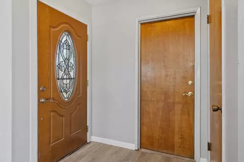 Entry Way - 1851 E Independence Ave, Tulare, CA 93274 photo 1 of 3