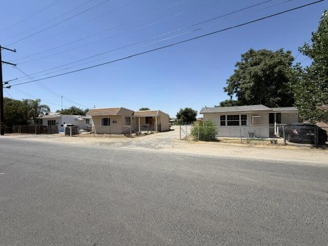 844 E River Ave, Porterville, CA 93257