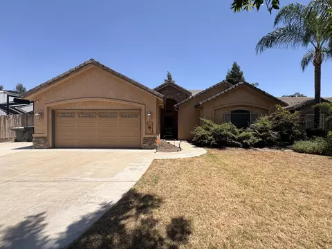 2526 S Jensen St, Visalia, CA 93292