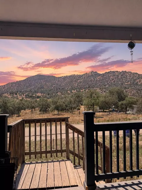 37180 Mistletoe Rd, Yokuts Valley, CA 93675