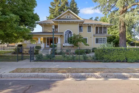631 N Encina St, Visalia, CA 93291