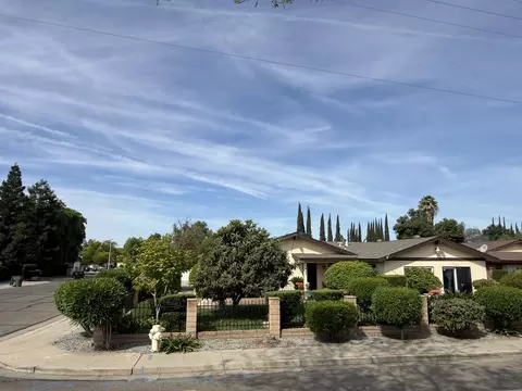 1047 S Linwood St, Visalia, CA 93277