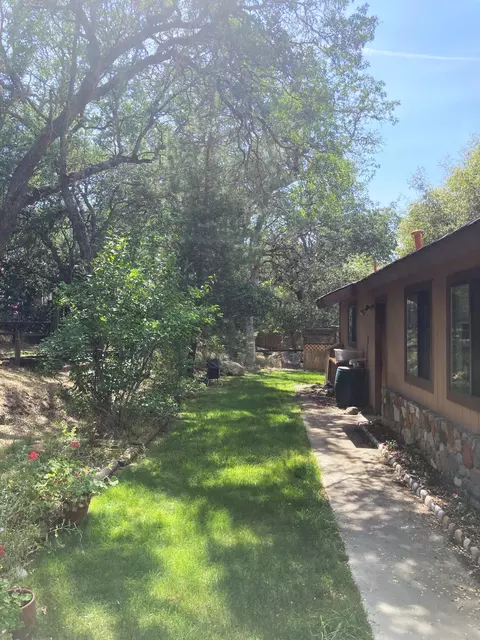 Exterior - 40999 Cherokee Oaks Dr, Three Rivers, CA 93271 photo 5 of 9