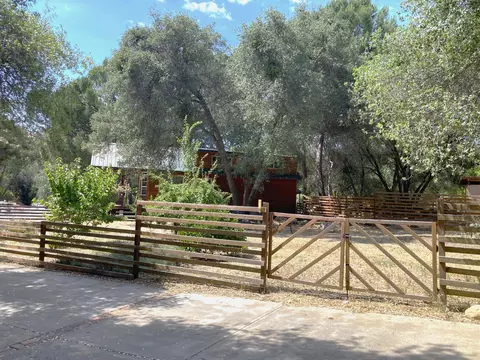 Exterior - 40999 Cherokee Oaks Dr, Three Rivers, CA 93271 photo 8 of 9